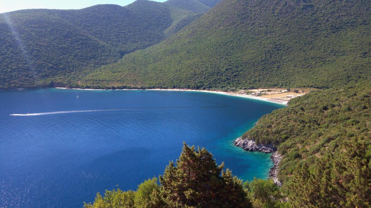 Villa Ponderosa Lixouri Esterno foto