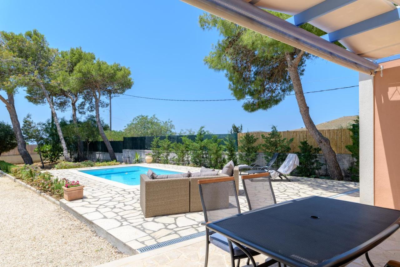 Villa Ponderosa Lixouri Esterno foto