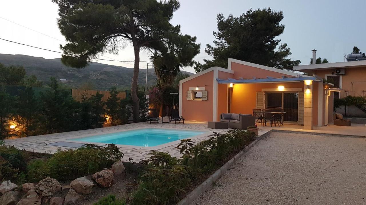 Villa Ponderosa Lixouri Esterno foto
